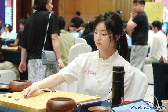俞俐均